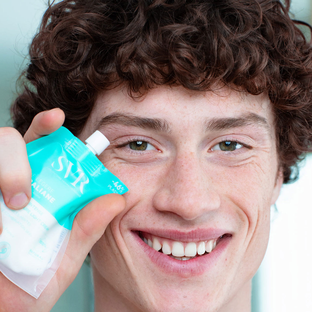 svr-hydraliane-cr-me-l-g-re-crema-idratante-leggera-24h-pelle-normale-mista image 3