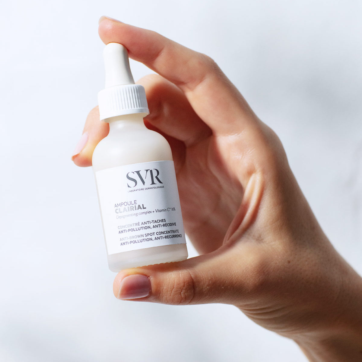 svr-clairial-ampoule-concentrato-anti-macchie-viso-mani-d-collet image 3