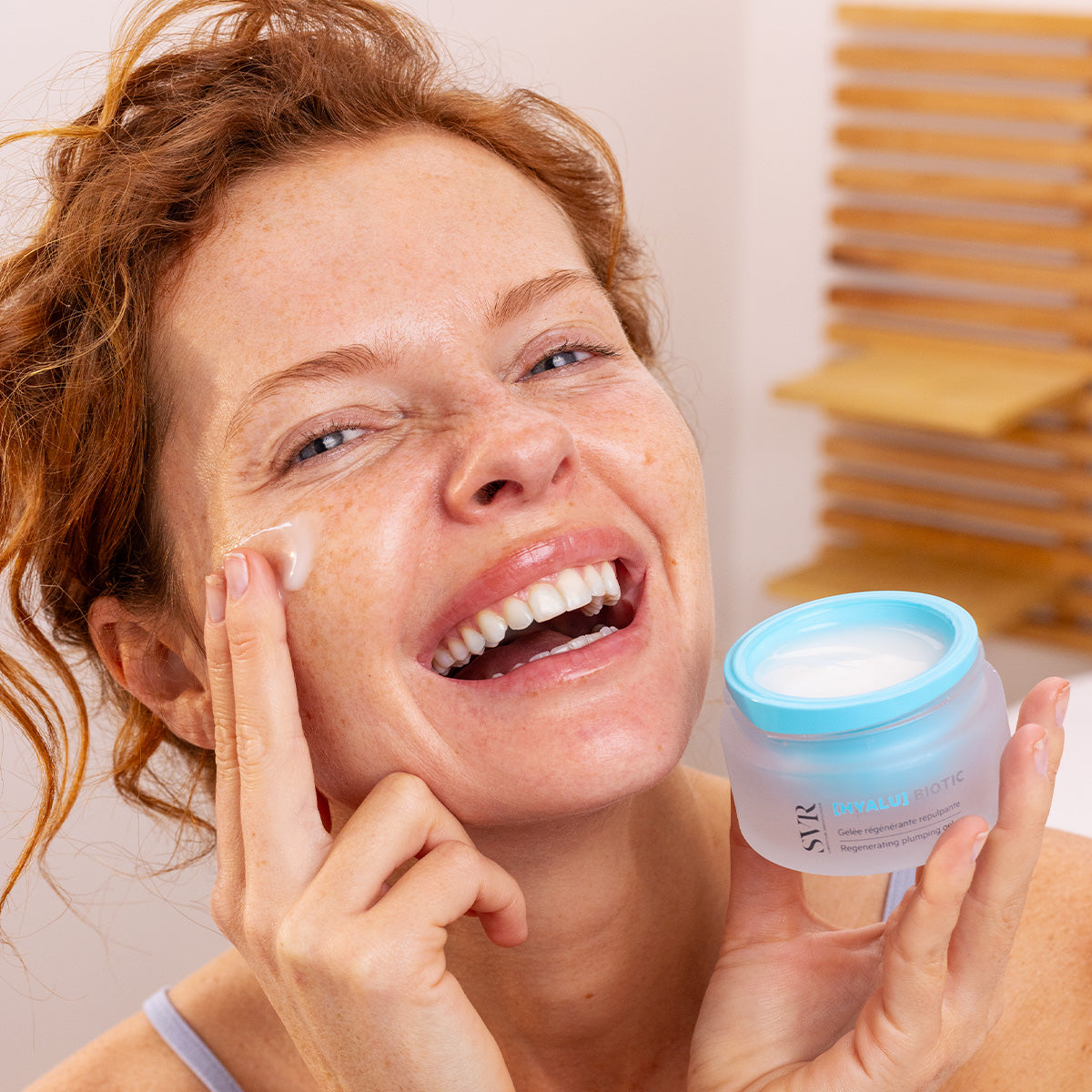 svr-hyalu-biotic-gel-crema-rimpolpante-a-probiotici-e-acido-ialuronico image 3