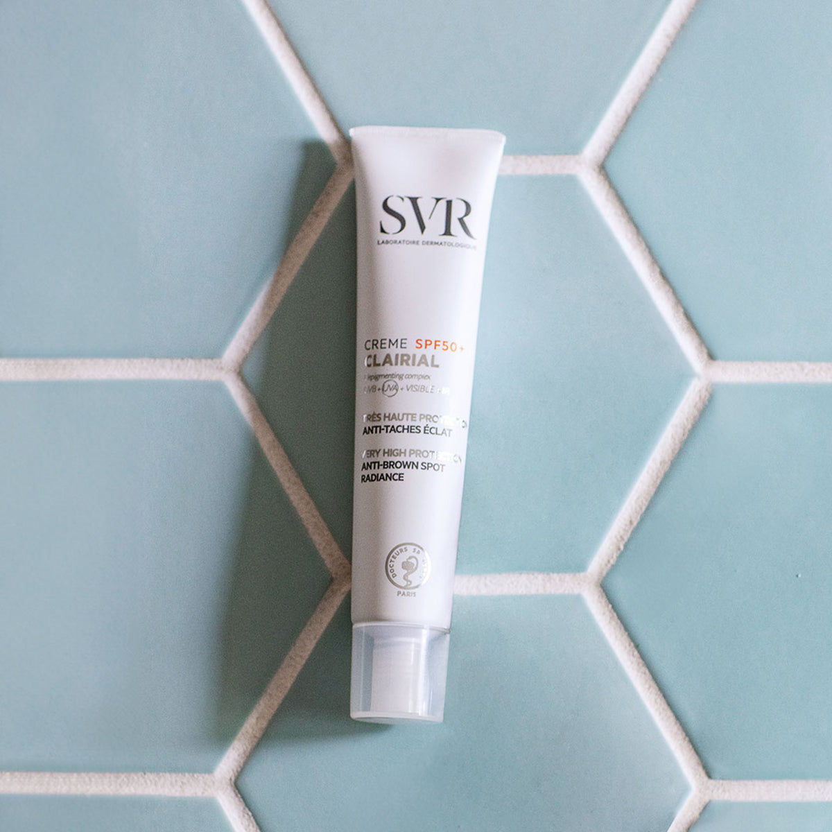 svr-clairial-cr-me-spf50-trattamento-2-in-1-anti-macchie-viso-d-collet-mani image 3