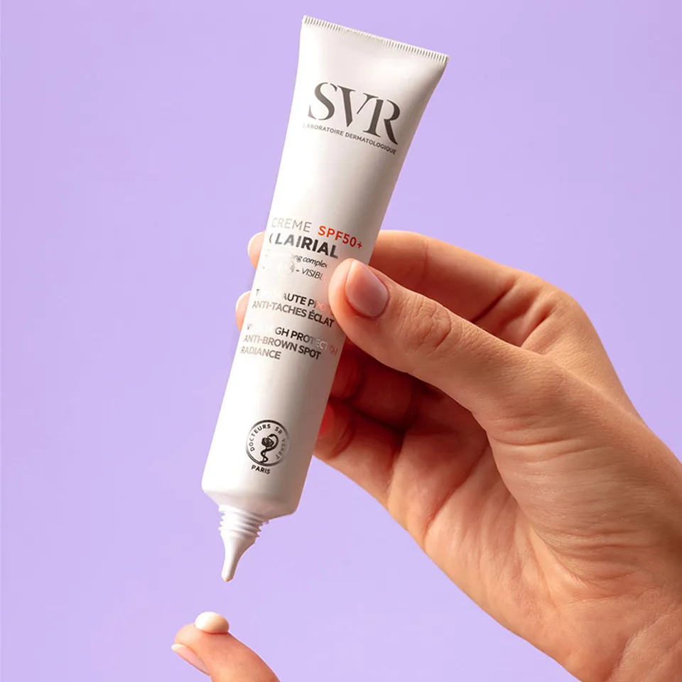 svr-clairial-cr-me-spf50-trattamento-2-in-1-anti-macchie-viso-d-collet-mani image 1